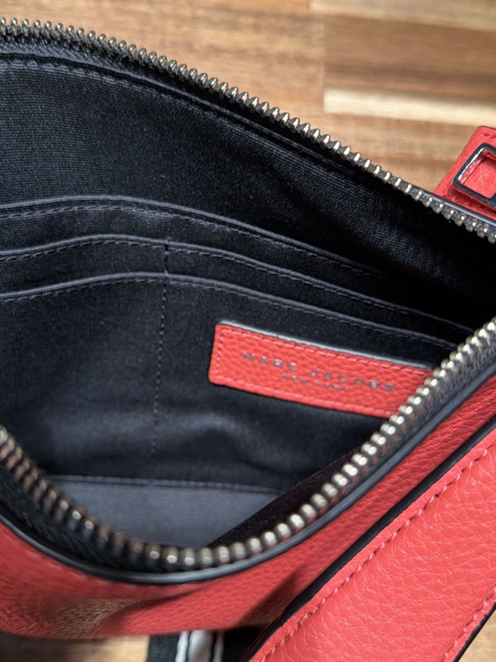 Marc Jacobs Coral-Red Pebbled Leather Crossbody with Black-White Striped Strap - Picture 3 of 3